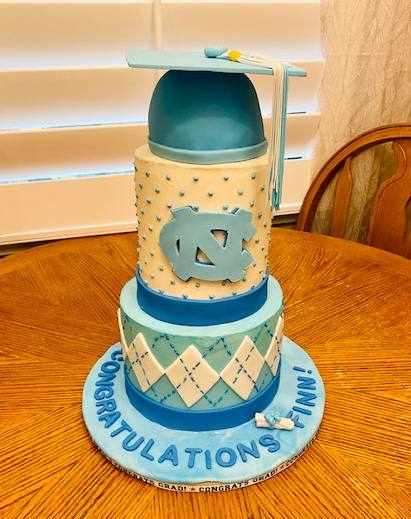 Order graduation cakes online
